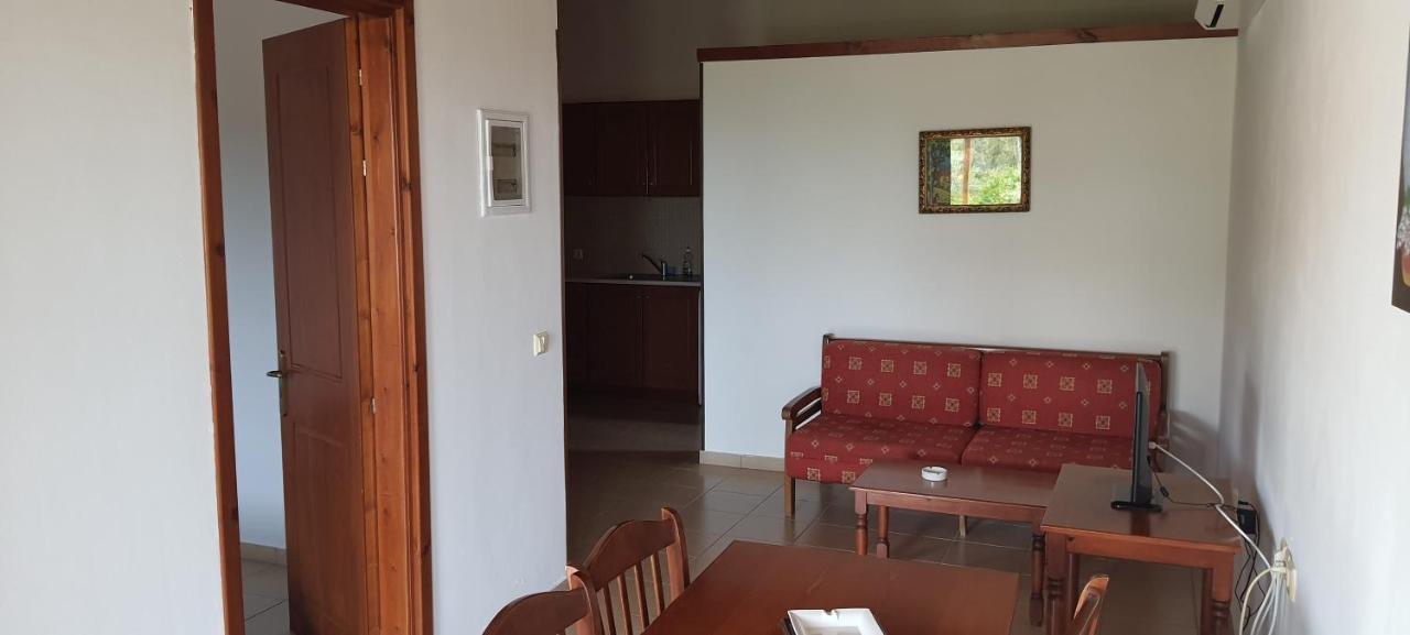 מית'ימנה Molivos Castle Apartments מראה חיצוני תמונה